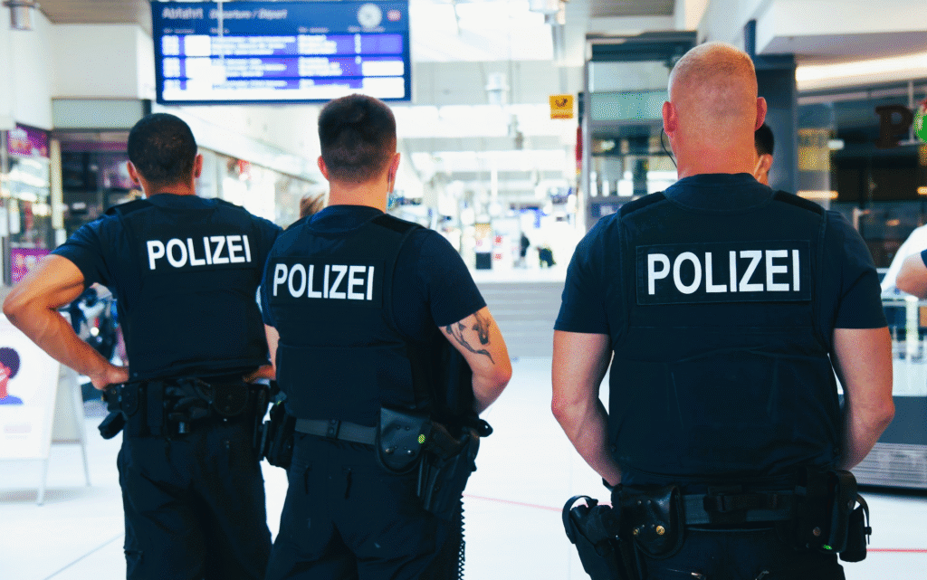 জার্মানি নিরস্ত্র পুলিশ মোতায়েন করেছে ফিলিস্তিনি ভূখণ্ডে জার্মানি নিরস্ত্র পুলিশ মোতায়েন করেছে ফিলিস্তিনি ভূখণ্ডে