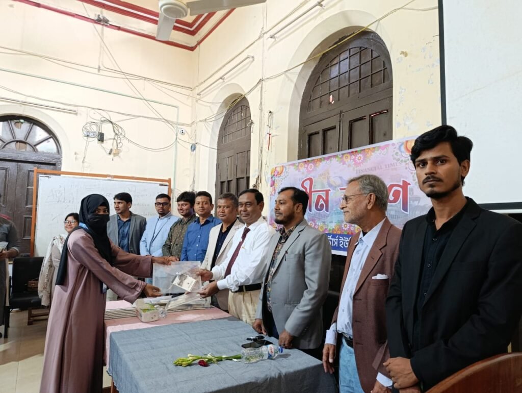 আরসিআরইউ’র নবীন বরণ অনুষ্ঠিত