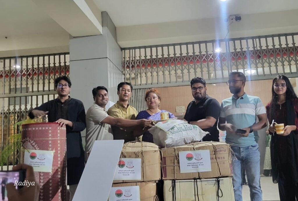 জবি ছাত্রদলের পক্ষ থেকে ছাত্রী হলে একাধিক উপহার সামগ্রী বিতরণ