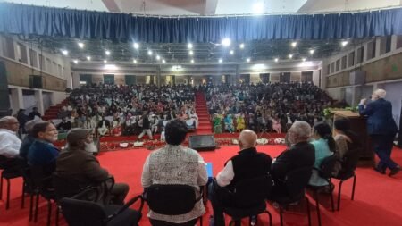 গণ বিশ্ববিদ্যালয়ে নবীনবরণ ও শপথ গ্রহণ অনুষ্ঠিত