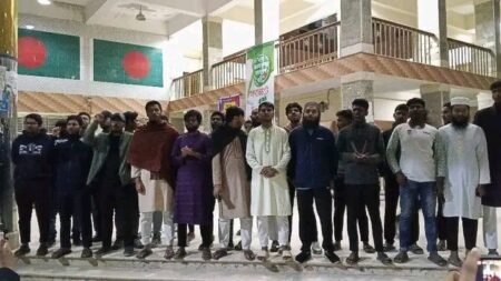 ইনকিলাব মঞ্চের ওপর পুলিশি হামলার প্রতিবাদে ববিতে বিক্ষোভ মিছিল