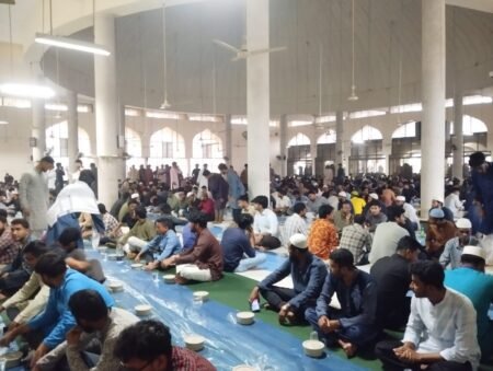 বাকৃবিতে আড়াই হাজার শিক্ষার্থী নিয়ে ছাত্রশিবিরের গণইফতার