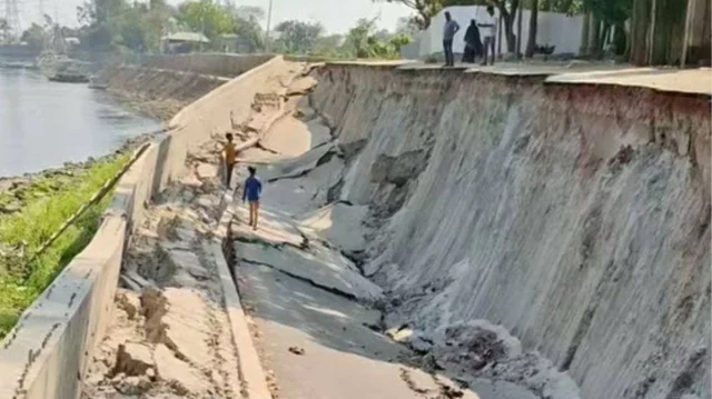 উদ্বোধনের আগেই ধসে গেল গাজীপুরের নতুন সড়ক, ক্ষোভ এলাকাবাসীর উদ্বোধনের আগেই ধসে গেল গাজীপুরের নতুন সড়ক, ক্ষোভ এলাকাবাসীর