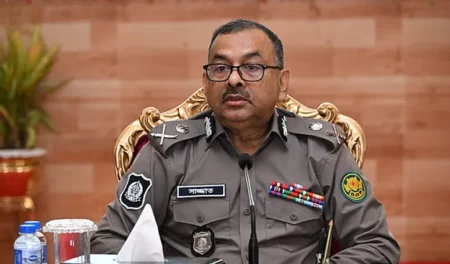 এবার পদত্যাগপত্র জমা দিলেন ডিএমপি কমিশনার