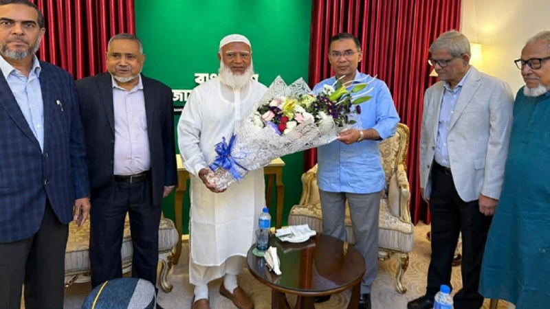 জামায়াত আমিরের বাসায় তারেক রহমান জামায়াত আমিরের বাসায় তারেক রহমান