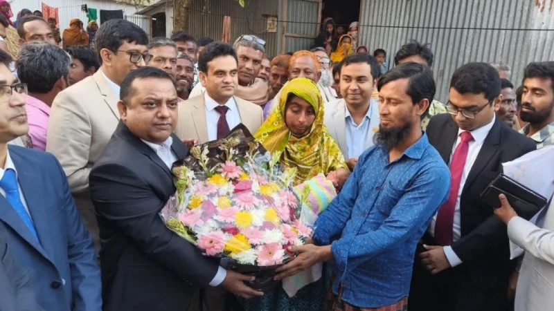 ভোটকেন্দ্রে জন্ম নেওয়া সেই কন্যা সন্তানের নাম রাখা হলো ‘খালেদা’ ভোটকেন্দ্রে জন্ম নেওয়া সেই কন্যা সন্তানের নাম রাখা হলো ‘খালেদা’