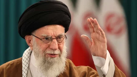 খামেনিকে ঘিরে গুঞ্জন, রাষ্ট্রীয় গণমাধ্যম বলছে জীবিত ও সুস্থ