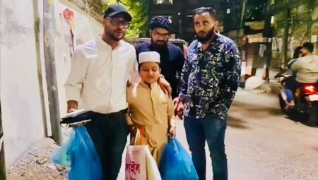 'ইফতারে বুট মুড়ি দেয়। রাতে ভাত দেয় না' /ভাইরাল সেই এতিম শিশুর পাশে বাকৃবি ছাত্রদলের আহ্বায়ক