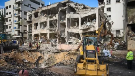 ইরানি হামলায় তেল আবিবে অন্তত ৪০ ভবন ক্ষতিগ্রস্ত