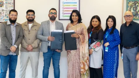 গ্রামীণফোন ও অ্যাপেক্মের পার্টনারশিপ