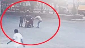 নারায়ণগঞ্জে ডিউটিরত পুলিশ সদস্যের পিস্তল ছিনতাই