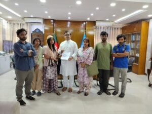 সাইবার বুলিং ও অনলাইন হয়রানির বিরুদ্ধে ব্যবস্থা নেওয়ার দাবিতে জাবি ছাত্র ইউনিয়নের স্মারকলিপি