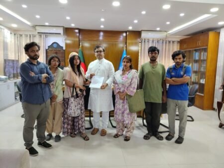 সাইবার বুলিং ও অনলাইন হয়রানির বিরুদ্ধে ব্যবস্থা নেওয়ার দাবিতে জাবি ছাত্র ইউনিয়নের স্মারকলিপি