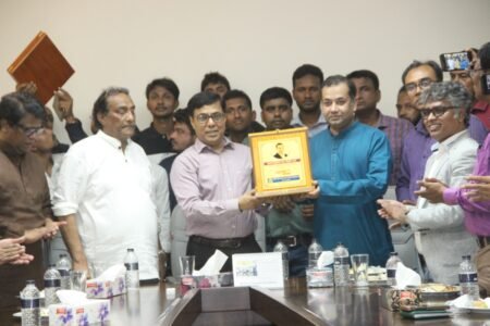 নজরুলের নামে প্রতিষ্ঠিত বিশ্ববিদ্যালয় পরিদর্শন করলেন দেশের দুই প্রতিমন্ত্রী