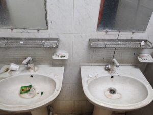 জাবির শৌচাগারগুলোর বেহাল দশা, স্বাস্থ্যঝুঁকিতে প্রায় ১২ হাজার শিক্ষার্থী