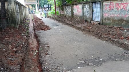 দীর্ঘ ভোগান্তির অবসান, মোতাহার-জহির ছাত্রাবাসের রাস্তার পূর্ণসংস্কার শুরু