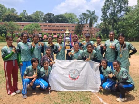 আন্তঃবিশ্ববিদ্যালয় ফুটবল টুর্নামেন্টে চ্যাম্পিয়ন যবিপ্রবির নারীদল